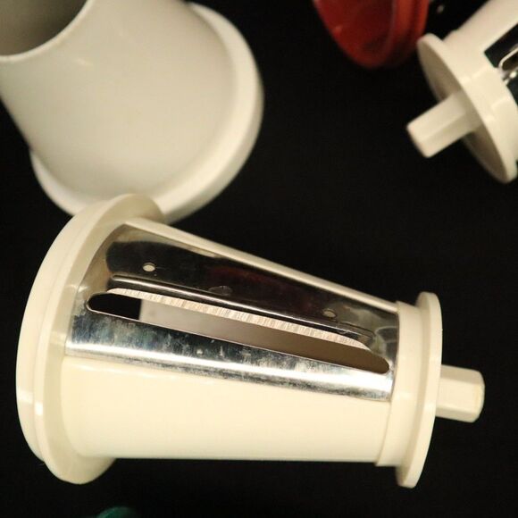 Salad Shooter Parts (11) No motor but the parts are in great shape. - Picture 3 of 16